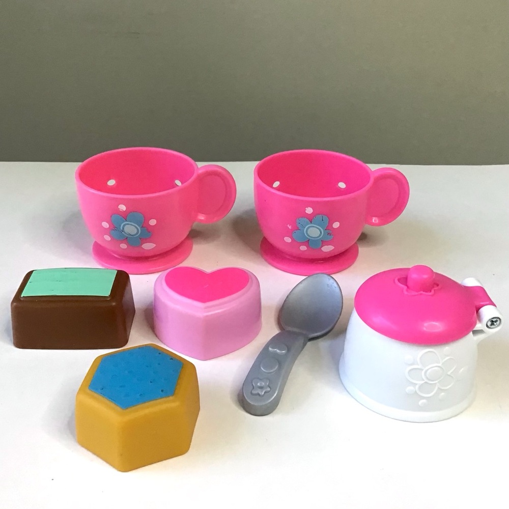 Fisher Price Sweet Manners Tea Set 7 Pieces Cups Sugar Bowl Shape Treats Spoon